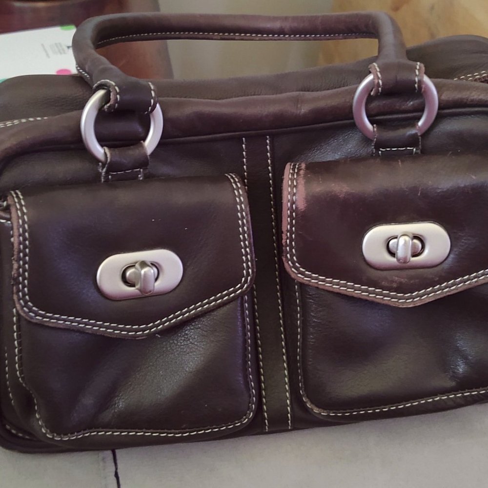 **4 for $20** Ili Leather Purse